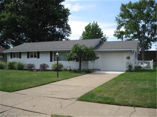 624 Evergreen Dr, Dover, OH 44622 photo 1