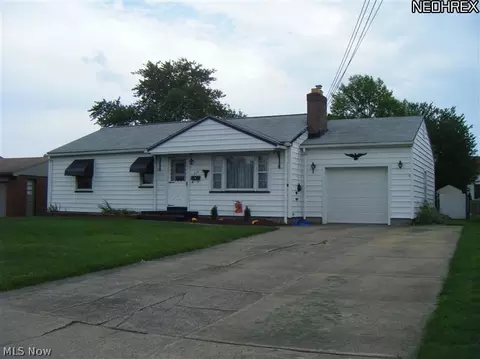 218 Overlook Blvd, Struthers, OH 44471 photo 1