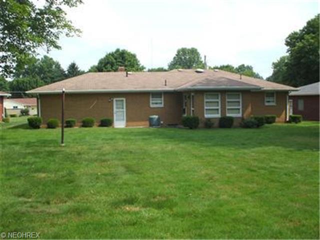 6059 Glenridge Rd, Youngstown, OH 44512 photo 3
