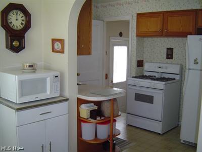 265 Hilliard Rd, Elyria, OH 44035 photo 3