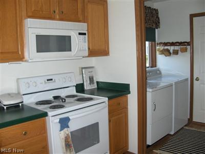 143 Stonehedge Dr, Elyria, OH 44035 photo 4