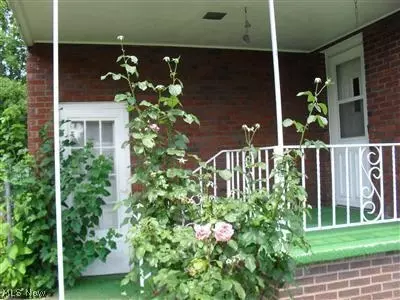 144 Overlook Blvd, Struthers, OH 44471 photo 3