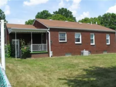 144 Overlook Blvd, Struthers, OH 44471 photo 2