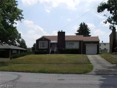 144 Overlook Blvd, Struthers, OH 44471 photo 1