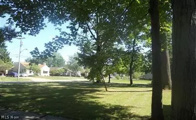 300 Summit Ave, Niles, OH 44446 photo 8