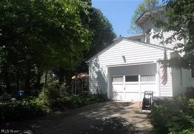 300 Summit Ave, Niles, OH 44446 photo 4
