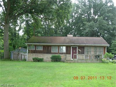 583 Eldon Dr NW, Warren, OH 44483 photo 1