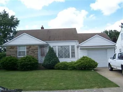 20660 Applegate Rd, Maple Heights, OH 44137 photo 1