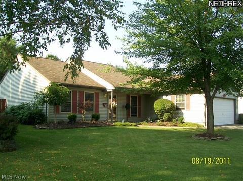 407 Hampton Dr, Elyria, OH 44035 photo 1