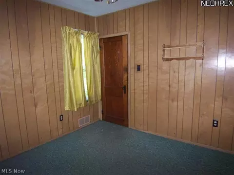 1023 Valley St, Ashtabula, OH 44004 photo 5