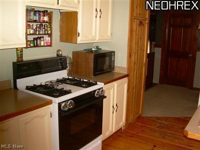 582 Geneva Ave, Struthers, OH 44471 photo 3