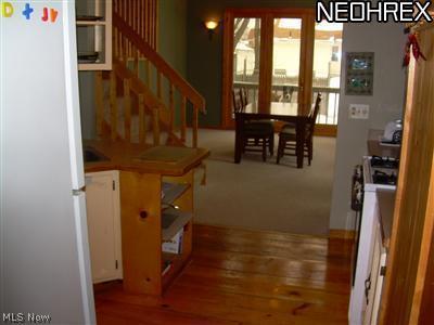 582 Geneva Ave, Struthers, OH 44471 photo 5