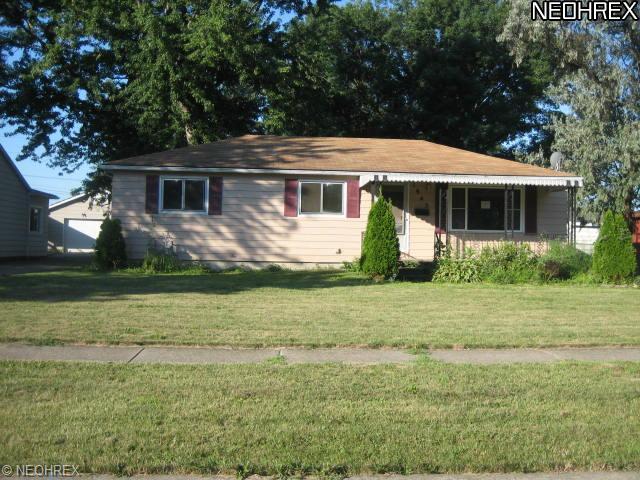 1945 Mark Dr, Lorain, OH 44052 photo 1