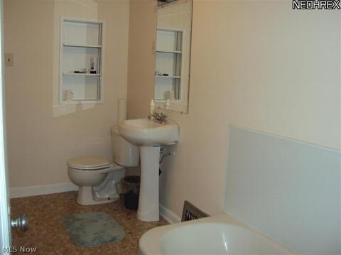 220 E 21st St, Dover, OH 44622 photo 16