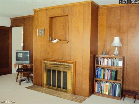 220 E 21st St, Dover, OH 44622 photo 2
