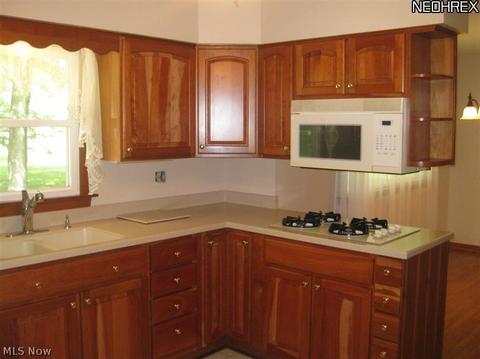 2021 Pleasantview Ave, Ashtabula, OH 44004 photo 4