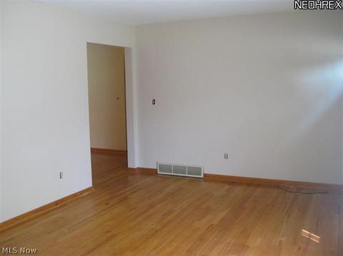2021 Pleasantview Ave, Ashtabula, OH 44004 photo 8