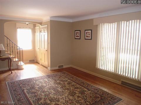 45 E 208 St, Euclid, OH 44123 photo 3
