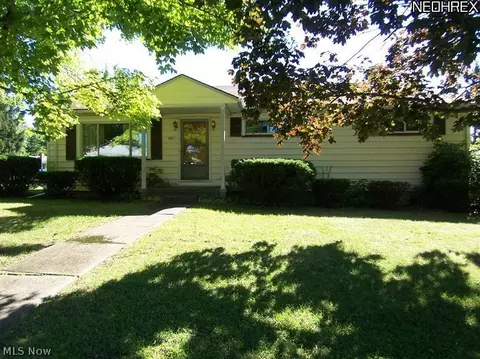 6208 Austin Dr, Ashtabula, OH 44004 photo 1