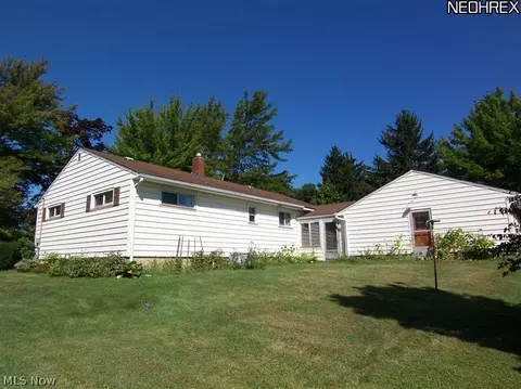 6208 Austin Dr, Ashtabula, OH 44004 photo 3