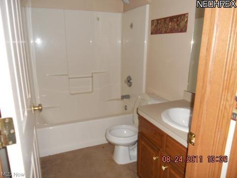 153 Gleneagle Dr, Elyria, OH 44035 photo 7