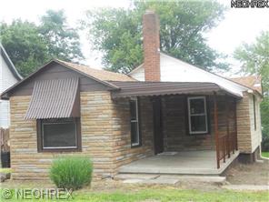 379 Maplewood Ave, Struthers, OH 44471 photo 1