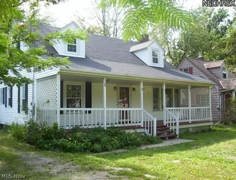 1833 Grafton Rd, Elyria, OH 44035 photo 1