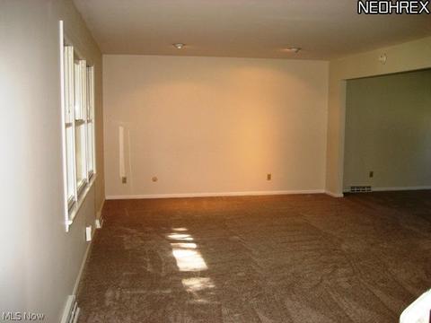 2459 Smith Rd, Akron, OH 44333 photo 2