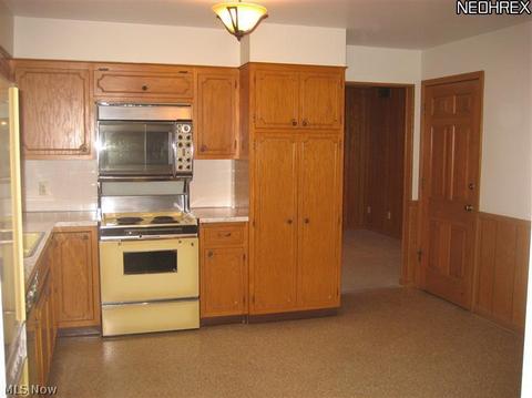 2459 Smith Rd, Akron, OH 44333 photo 6