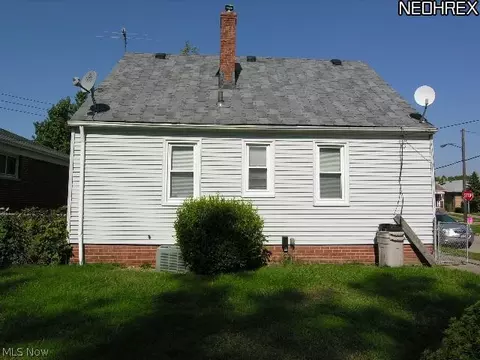 6703 Gilbert Ave, Parma, OH 44129 photo 2
