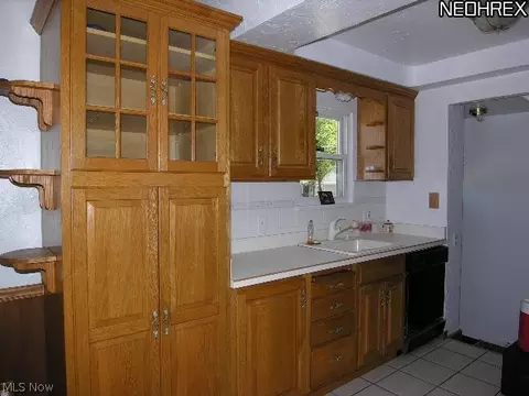 6703 Gilbert Ave, Parma, OH 44129 photo 5