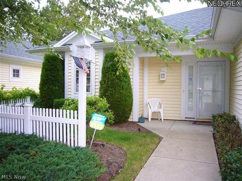 128 Legend Trl, Willowick, OH 44095 photo 2
