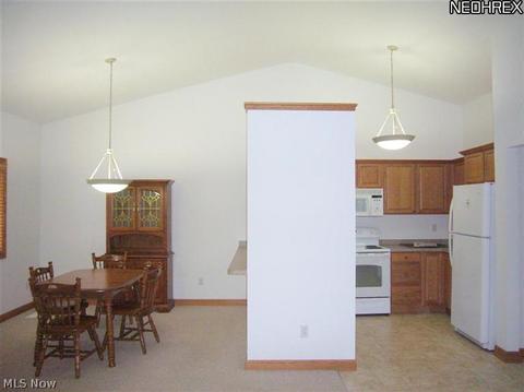 128 Legend Trl, Willowick, OH 44095 photo 7