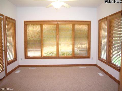 128 Legend Trl, Willowick, OH 44095 photo 10