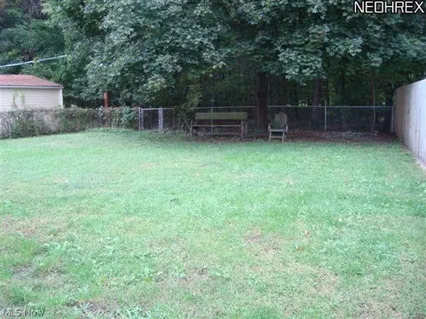 800 E 254th St, Euclid, OH 44132 photo 5