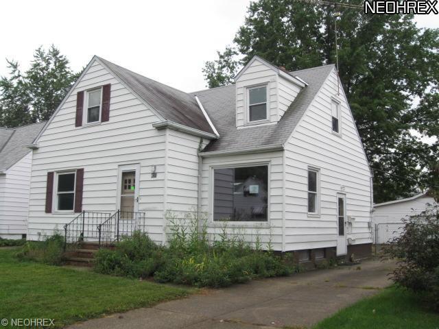 438 E 272nd St, Euclid, OH 44132 photo 1