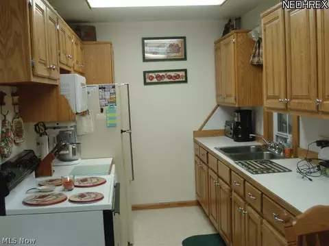 2326 State Route 39 NW, Dover, OH 44622 photo 9
