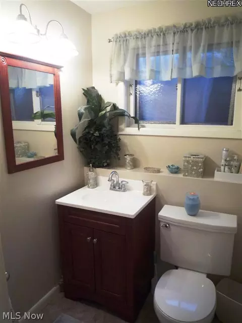 799 Charles St, Willowick, OH 44095 photo 16