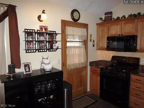 799 Charles St, Willowick, OH 44095 photo 23