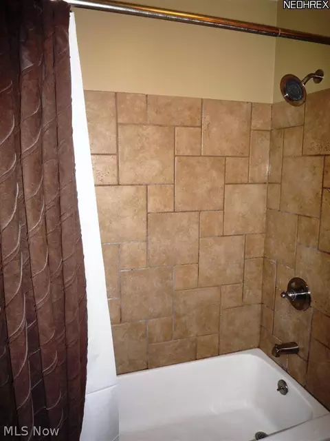 799 Charles St, Willowick, OH 44095 photo 9