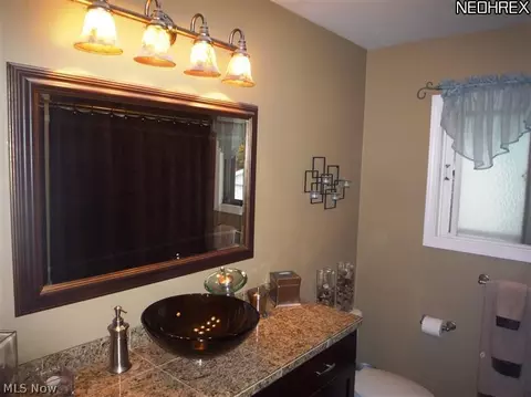 799 Charles St, Willowick, OH 44095 photo 7