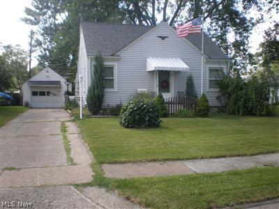 248 Hawthorne St, Elyria, OH 44035 photo 1