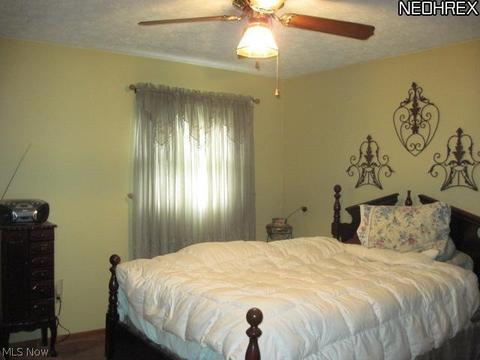 215 Pepperdine Dr, Elyria, OH 44035 photo 5
