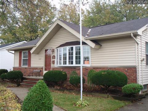31808 Daniel Dr, Willowick, OH 44095 photo 1