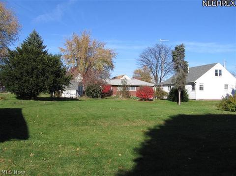 1423 Spangler Rd NE, Canton, OH 44714 photo 4