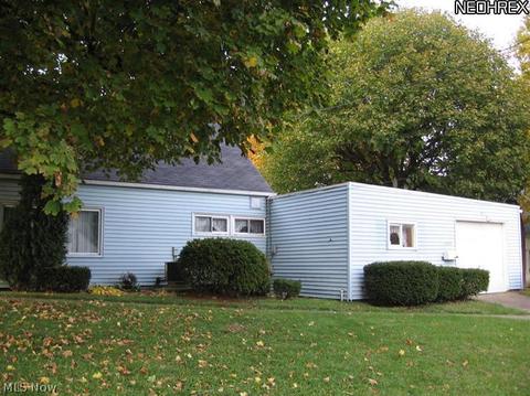 1423 Spangler Rd NE, Canton, OH 44714 photo 1