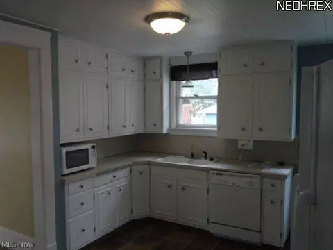 1216 Dover Ave, Dover, OH 44622 photo 11
