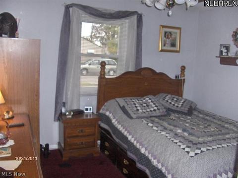 415 Wesley Ave, Elyria, OH 44035 photo 7
