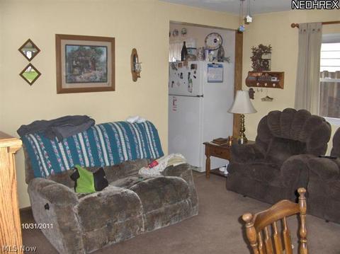 415 Wesley Ave, Elyria, OH 44035 photo 5