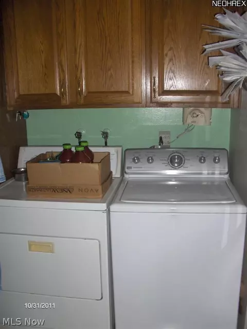 415 Wesley Ave, Elyria, OH 44035 photo 8